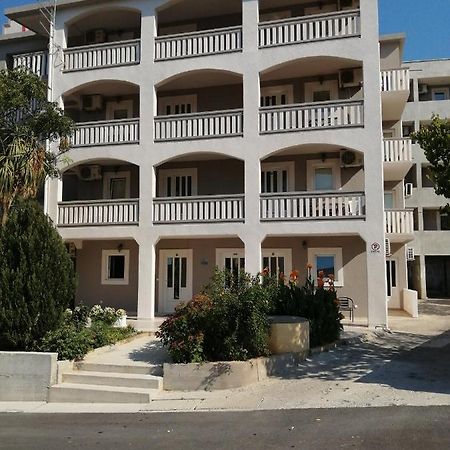 Apartmani In Budva Bagian luar foto